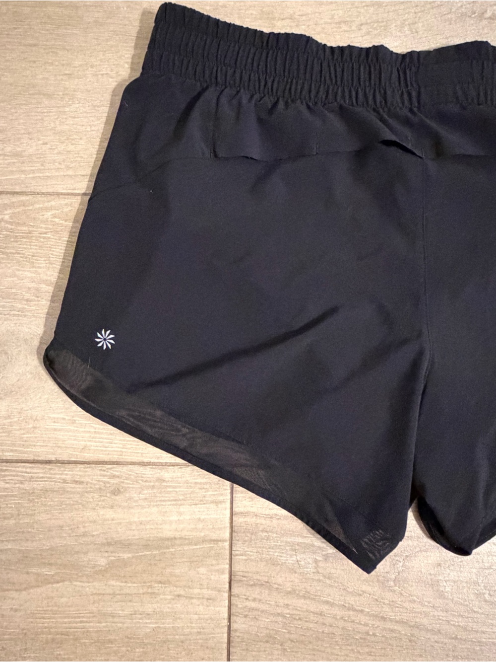 Athleta Mesh Racer Run short-Medium black - Picture 4 of 4